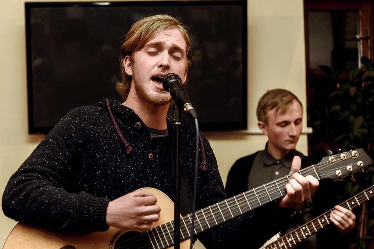 How to sing and play guitar at the same time the guitar journal