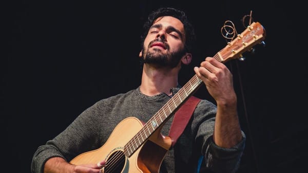 EP 6: Maneli Jamal on Songwriting, Guitar Journaling,  Practice Tips, and AI